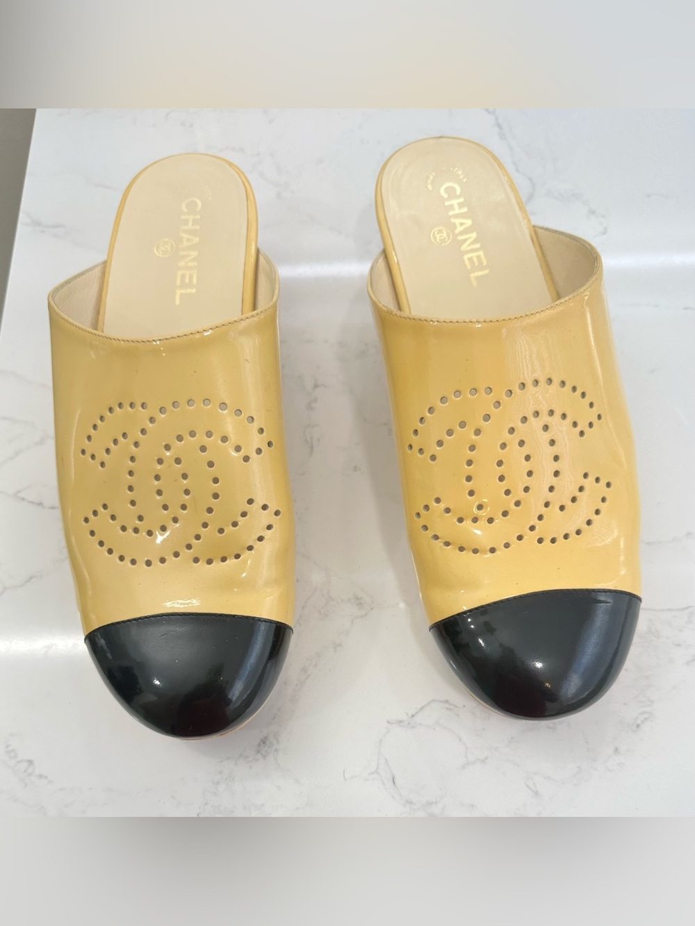 Chanel vintage 2006 patent leather classic clogs mules size 42 us 11 approx EUC